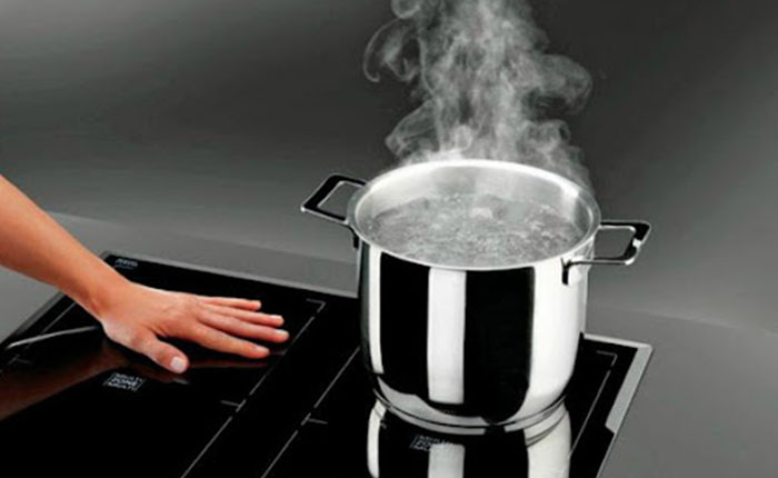 Bếp từ vào điện nhưng không nóng