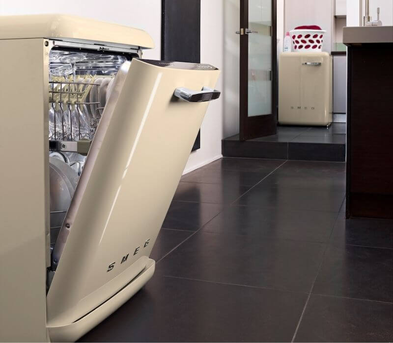 Có nên mua máy rửa bát Smeg không
