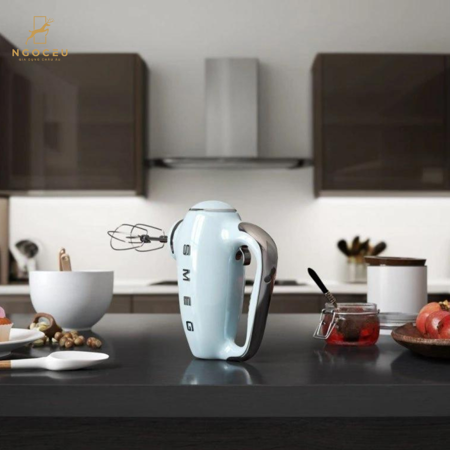 Máy đánh trứng trộn bột cầm tay Smeg HMF01PBEU