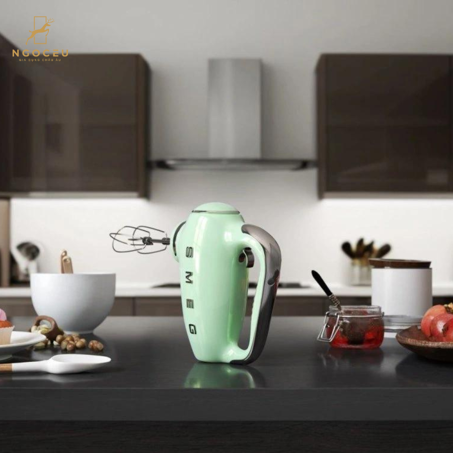 Máy đánh trứng trộn bột cầm tay Smeg HMF01PGEU