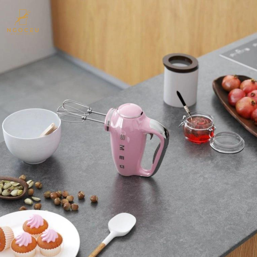 Máy đánh trứng trộn bột cầm tay Smeg HMF01PKEU