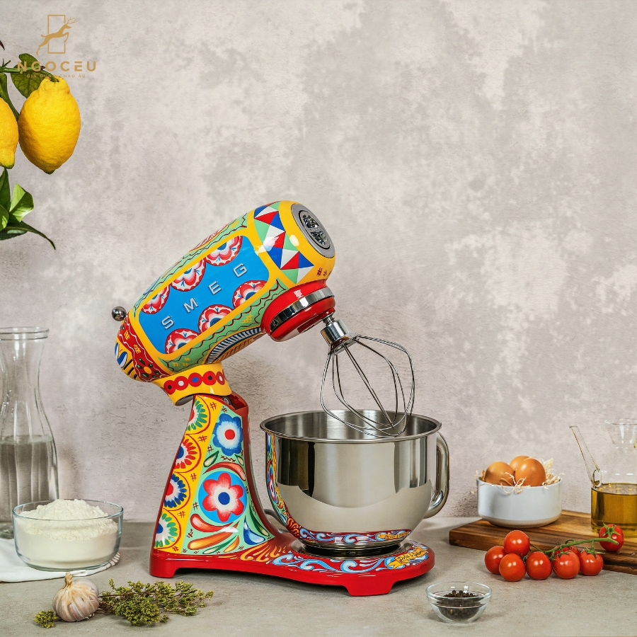 Máy trộn bột Smeg SMF03DGEU