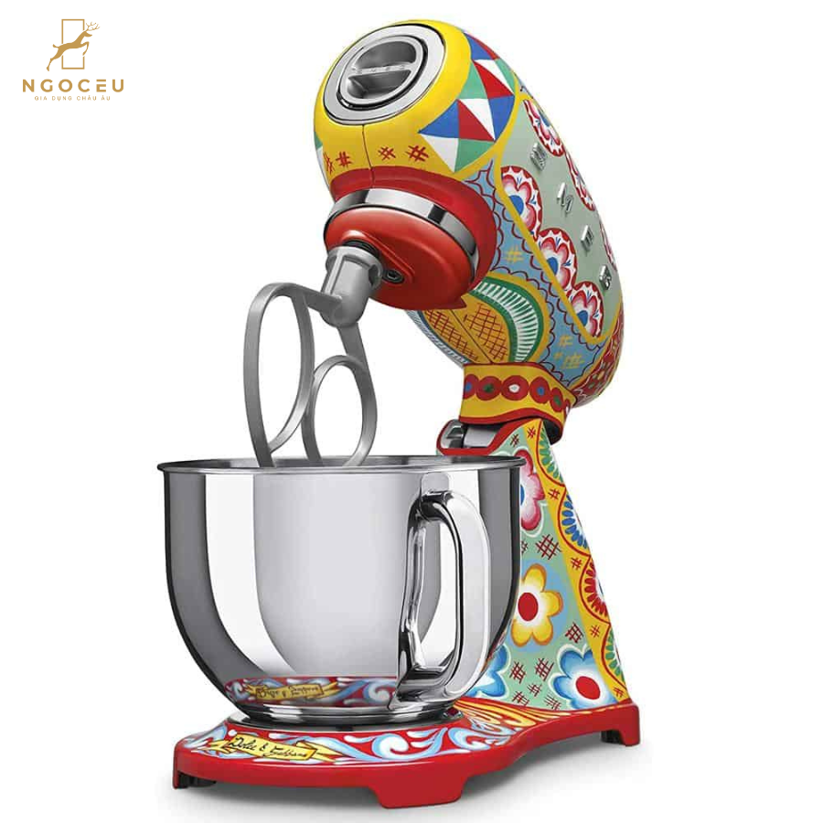 Máy trộn bột Smeg SMF03DGEU