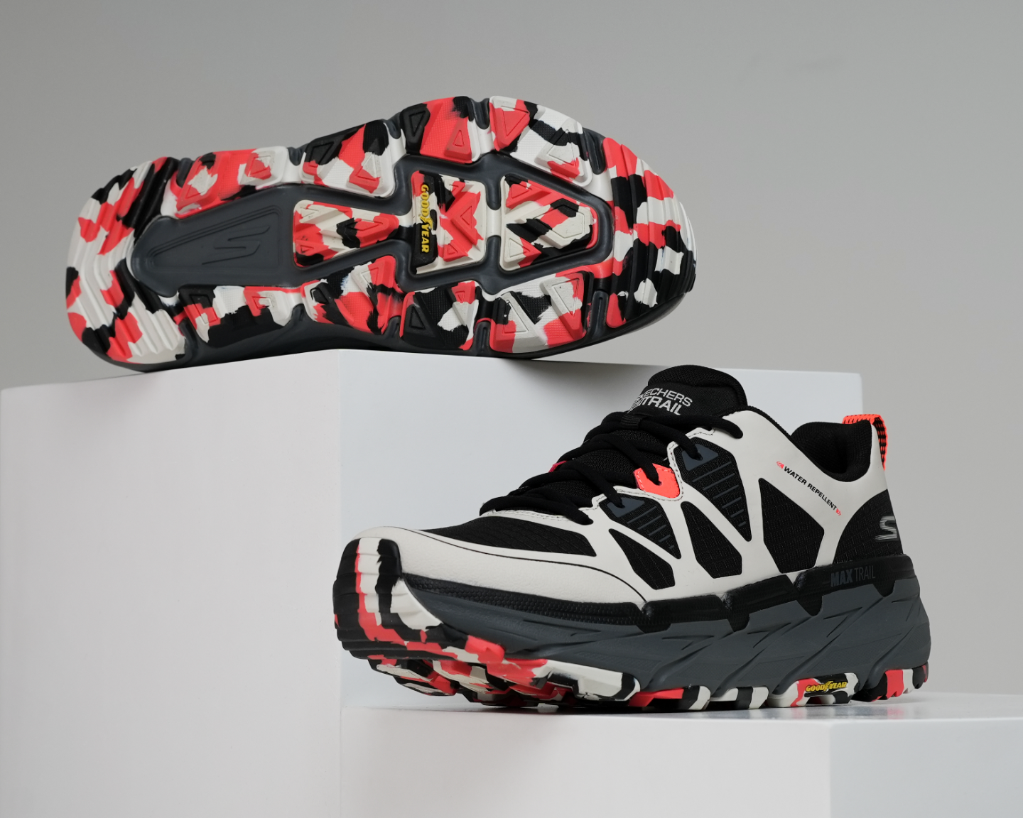Giày Trail Skechers Max Cushioning Premier