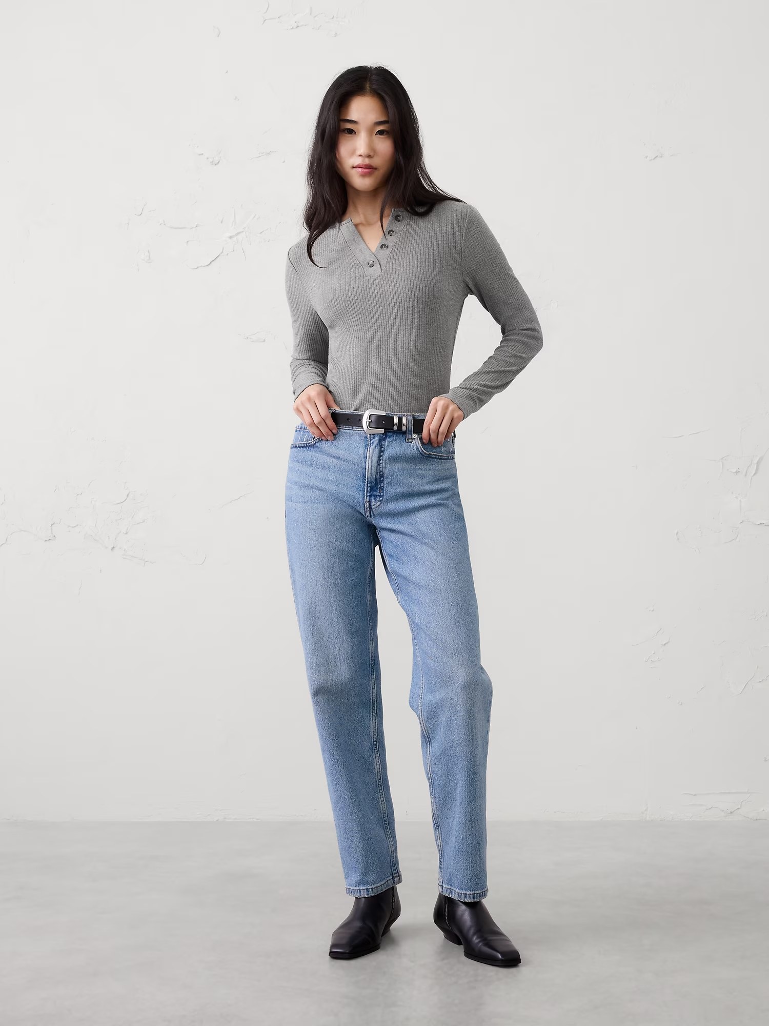 Áo dài tay nữ Banana cúc nẹp