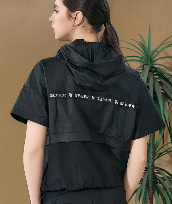 Áo khoác cộc tay nữ Geiger