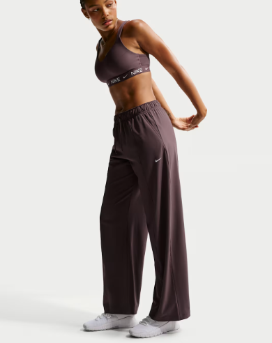 Quần thể thao Nike