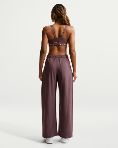 Quần thể thao Nike