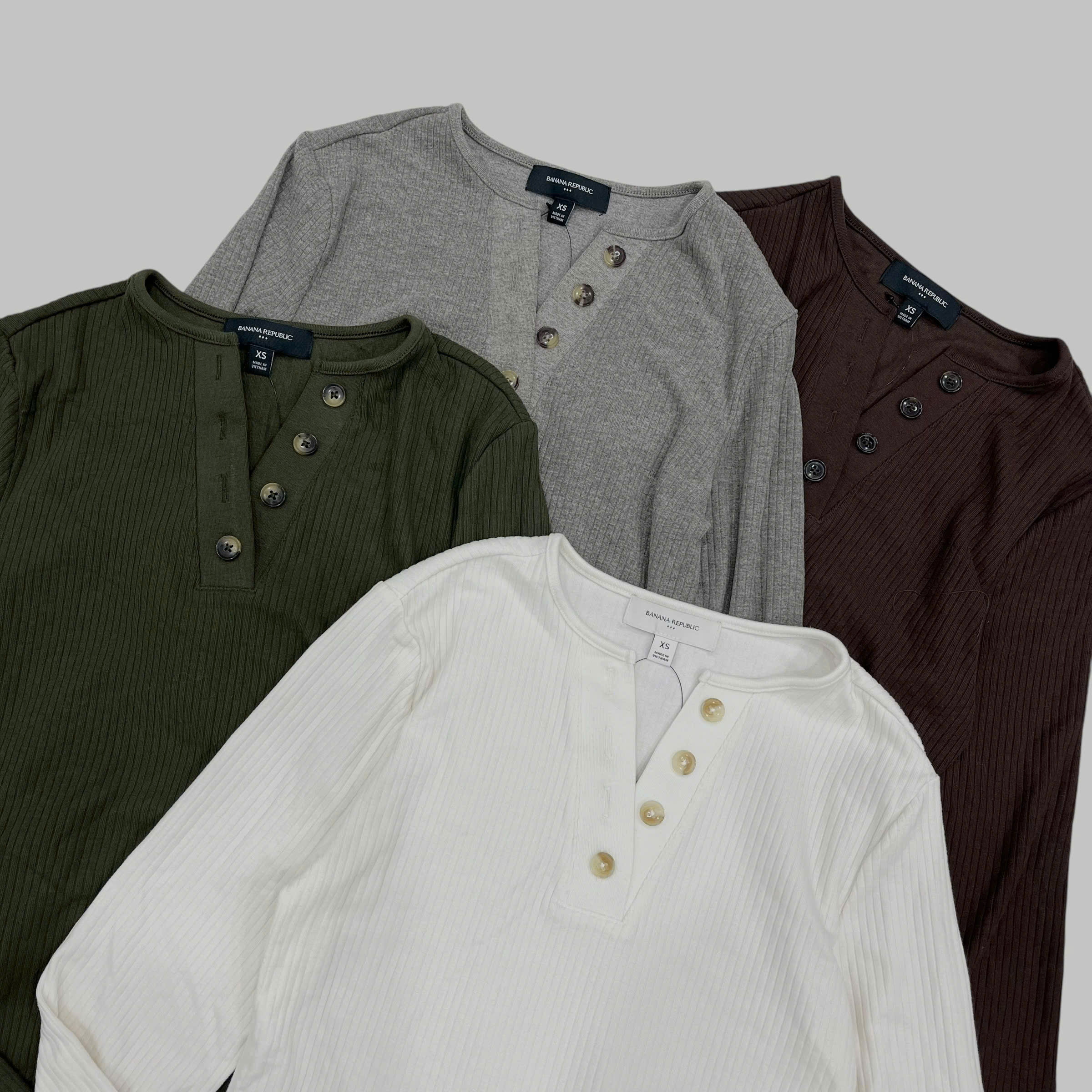 Áo dài tay nữ Banana cúc nẹp