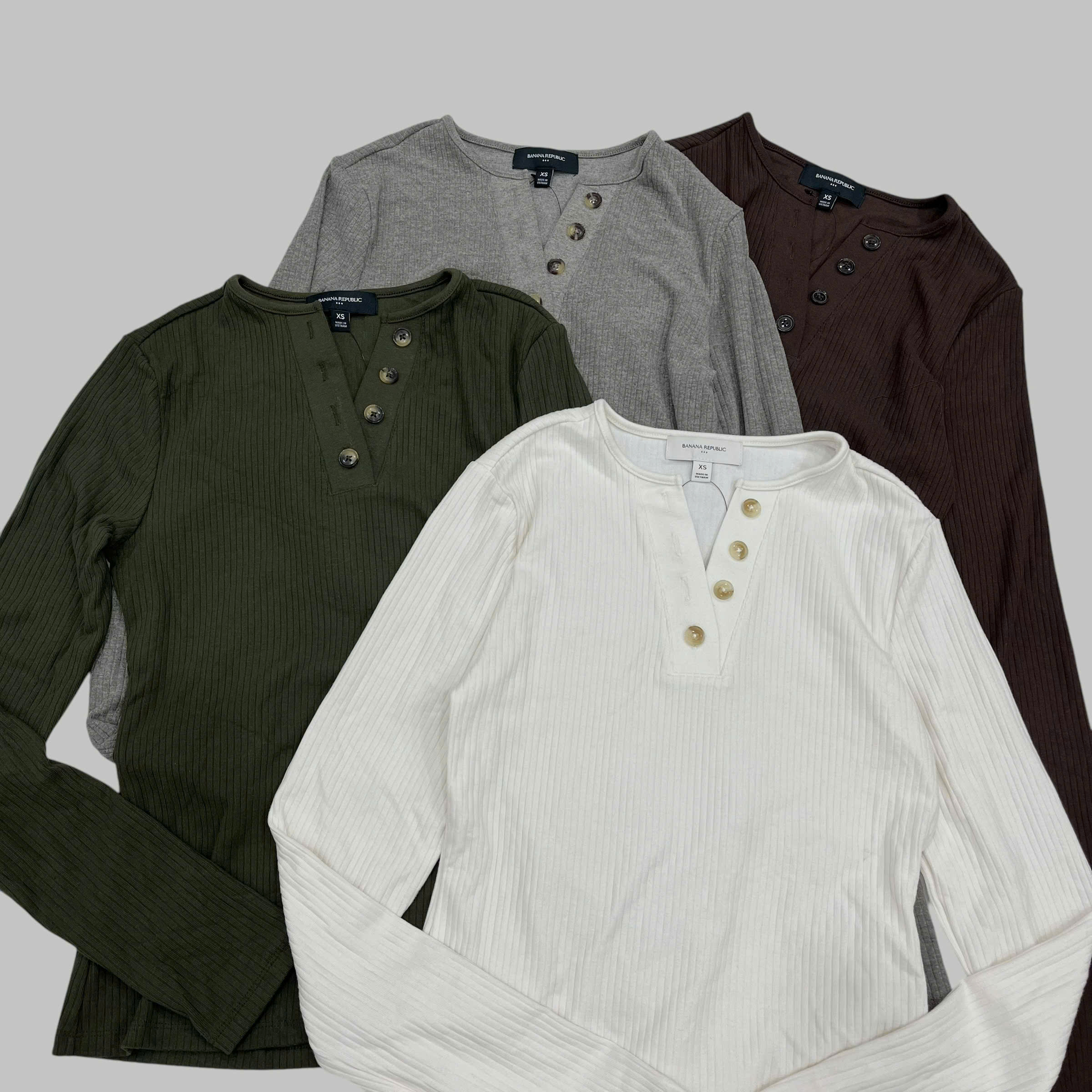 Áo dài tay nữ Banana cúc nẹp