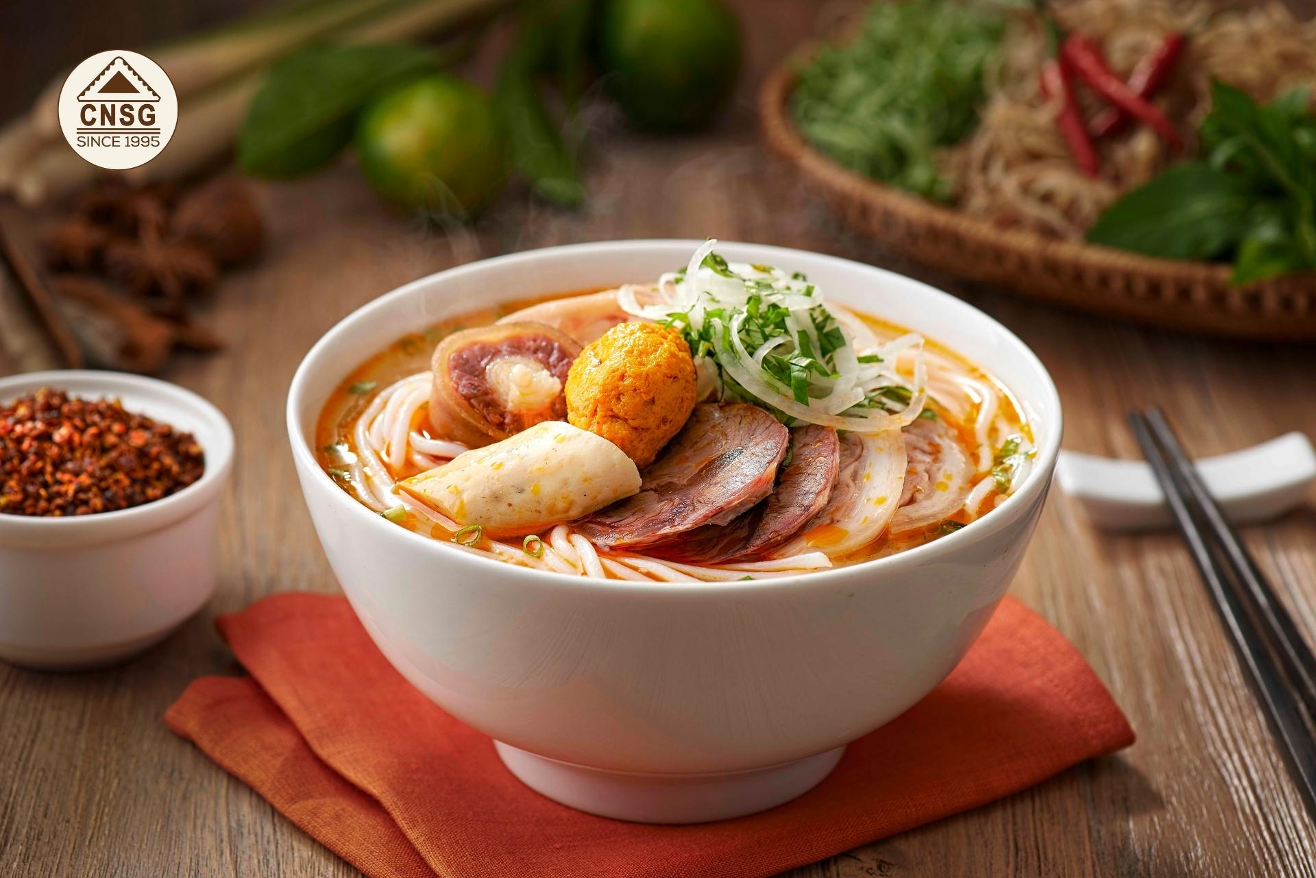 Bún bò Huế - đặc sản dân dã làm say lòng biết bao thực khách