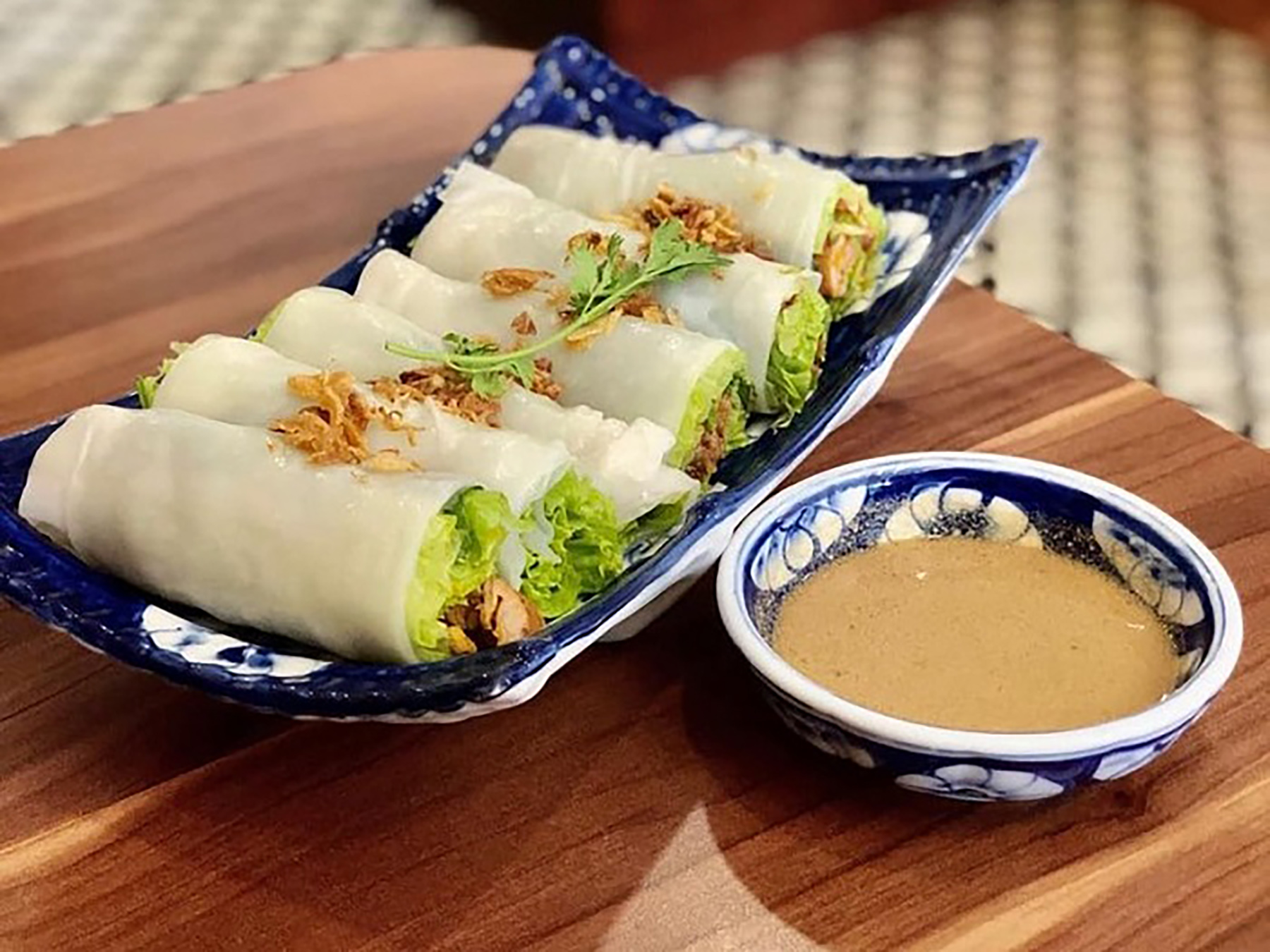 Bánh ướt thịt nướng (Theo vinpearl)