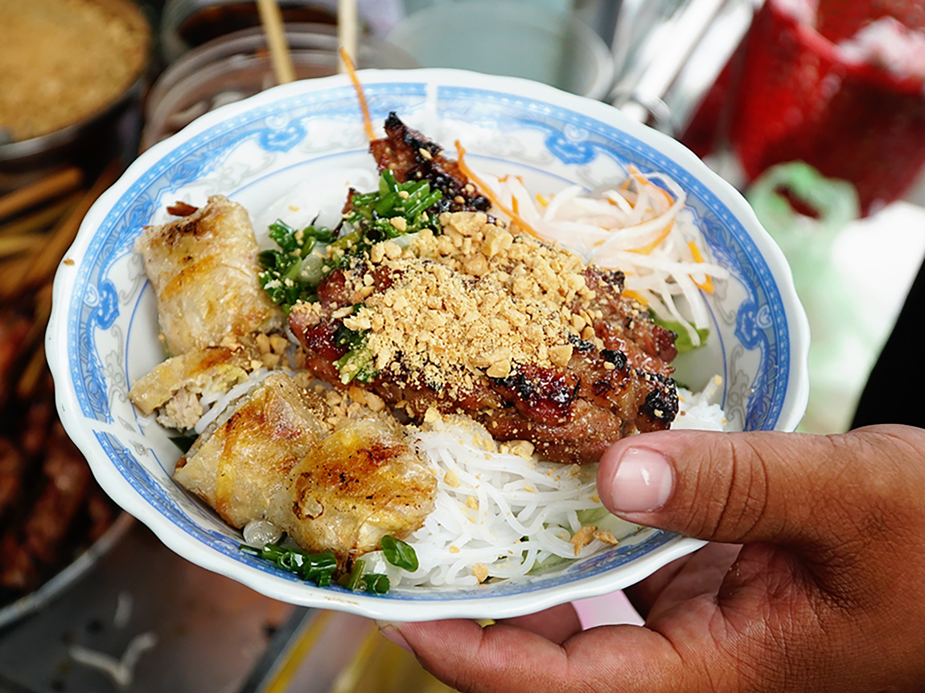 Bún thịt nướng (Theo vnexpress)
