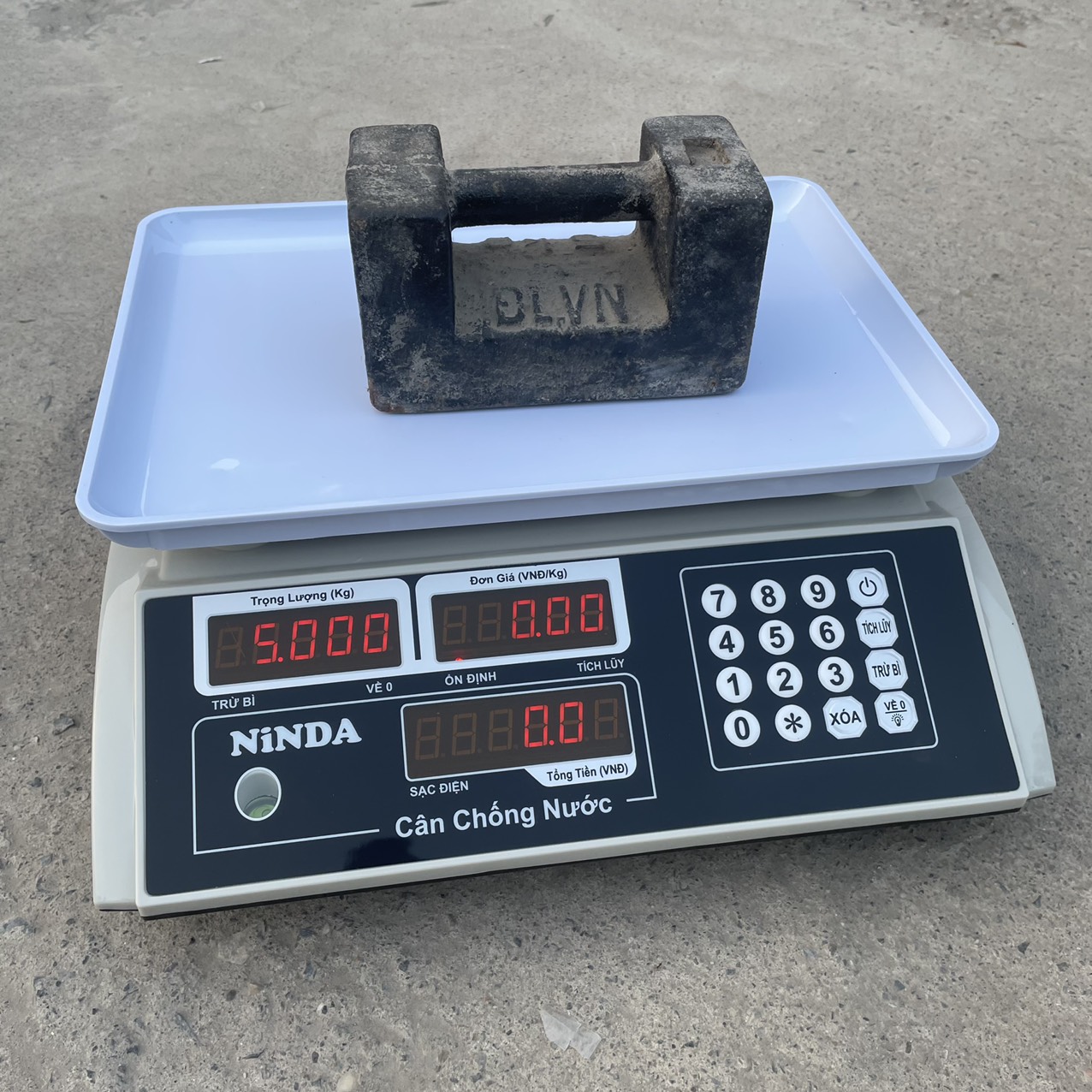 Cân điện tử nào chống nước tốt?