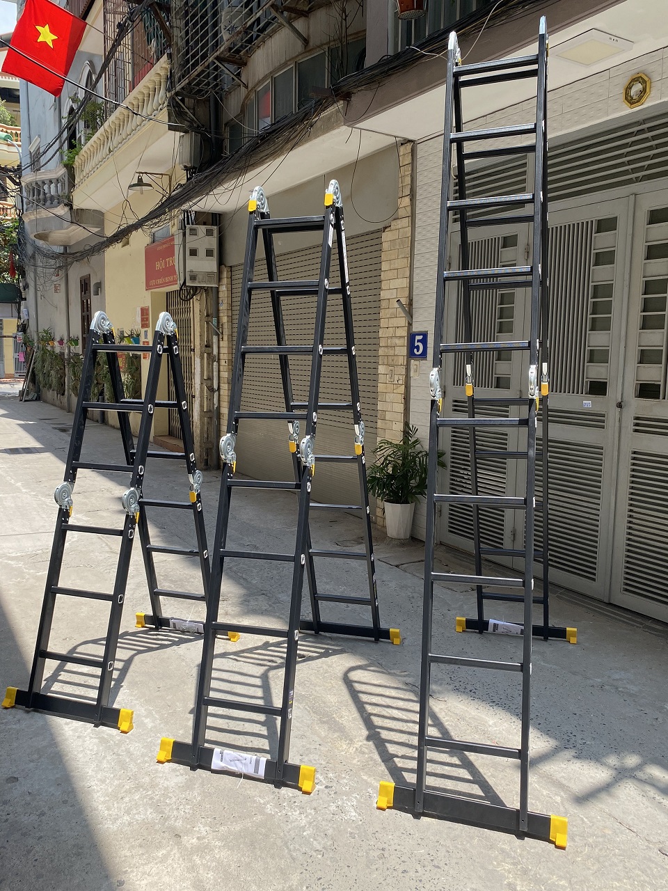 Thang nhôm phù hợp cho thợ điện lạnh, lắp đặt điều hòa