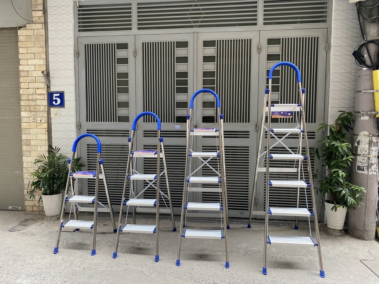 Mẫu thang ghế gia đình được ưa chuộng nhất hiện nay