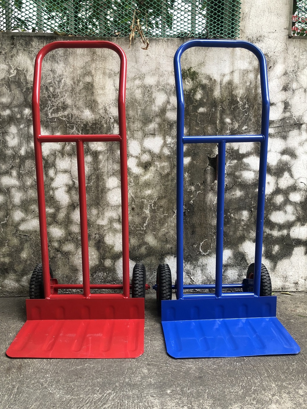 Mua xe cầy hàng 2 bánh ở đâu chất lượng, giá rẻ?