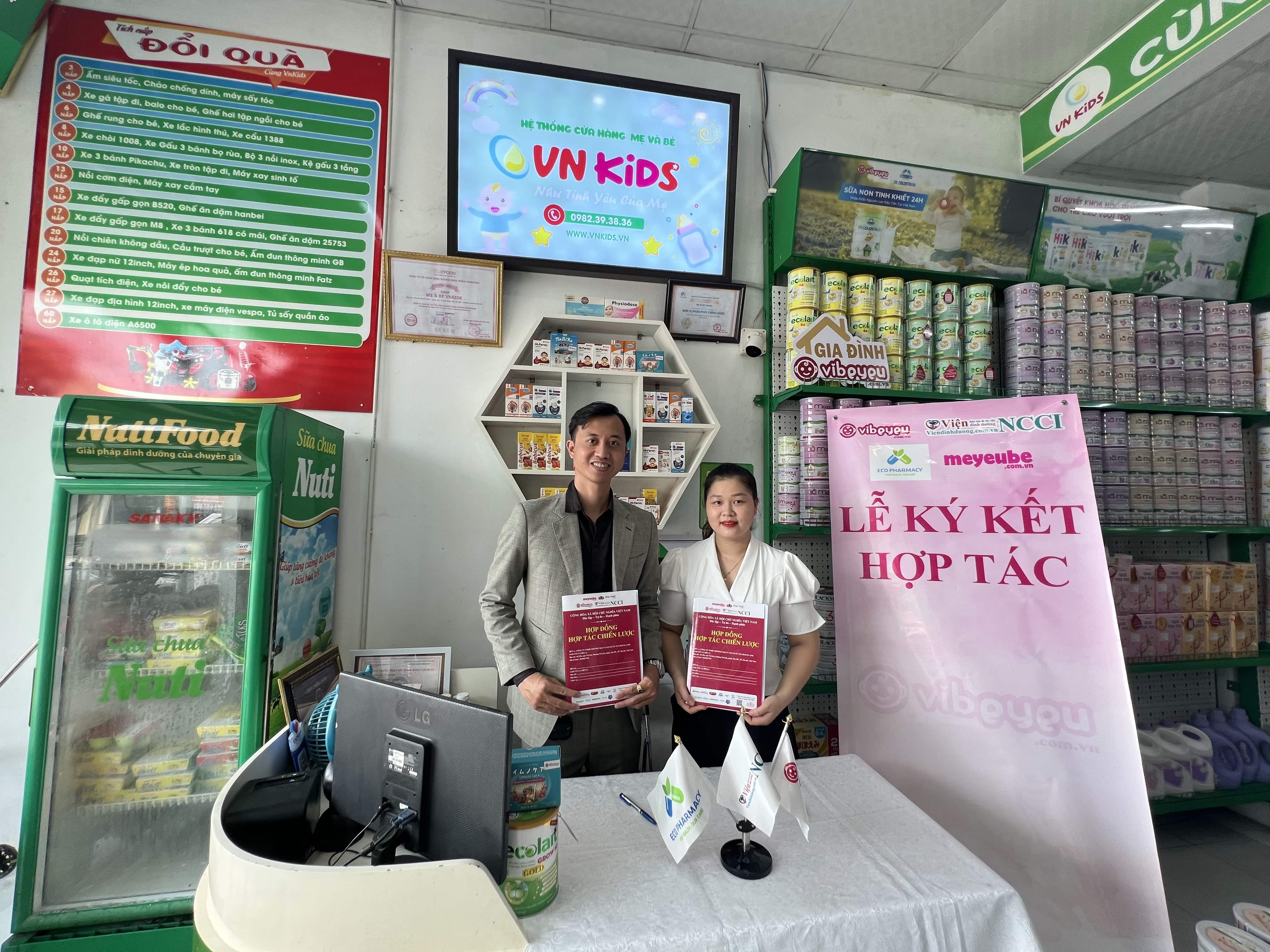 Lễ ký kết hợp tác: Hệ thống dinh dưỡng Vibeyeu và Hệ thống cửa hàng mẹ và bé VnKids