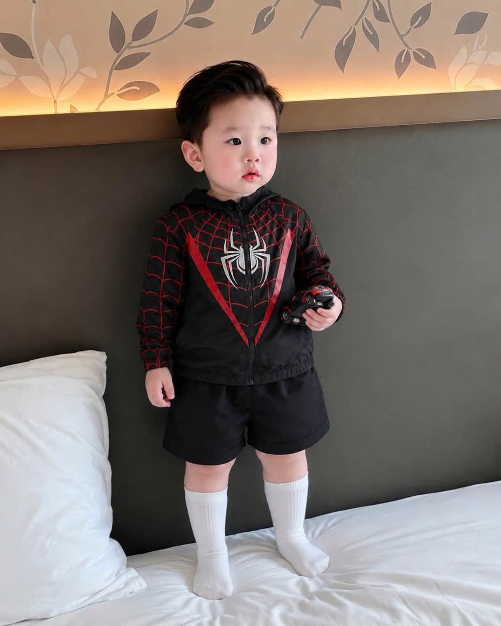 BT1041- Áp khoác gió NHỆN ĐEN bé trai Minibebe