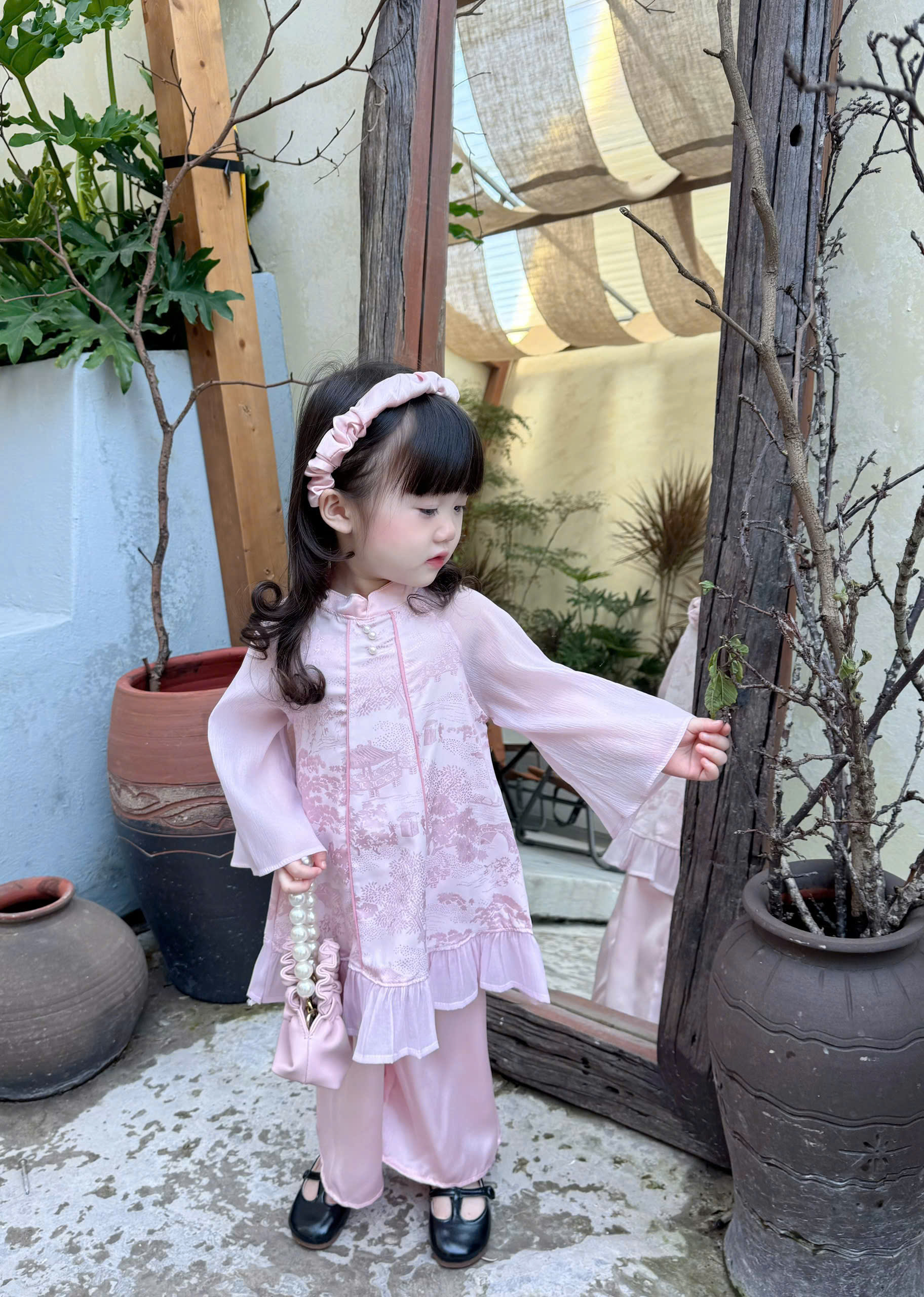 BT748-Áo dài cách tân bé gái phối ren tặng kèm bờm tóc 2 màu đỏ hồng