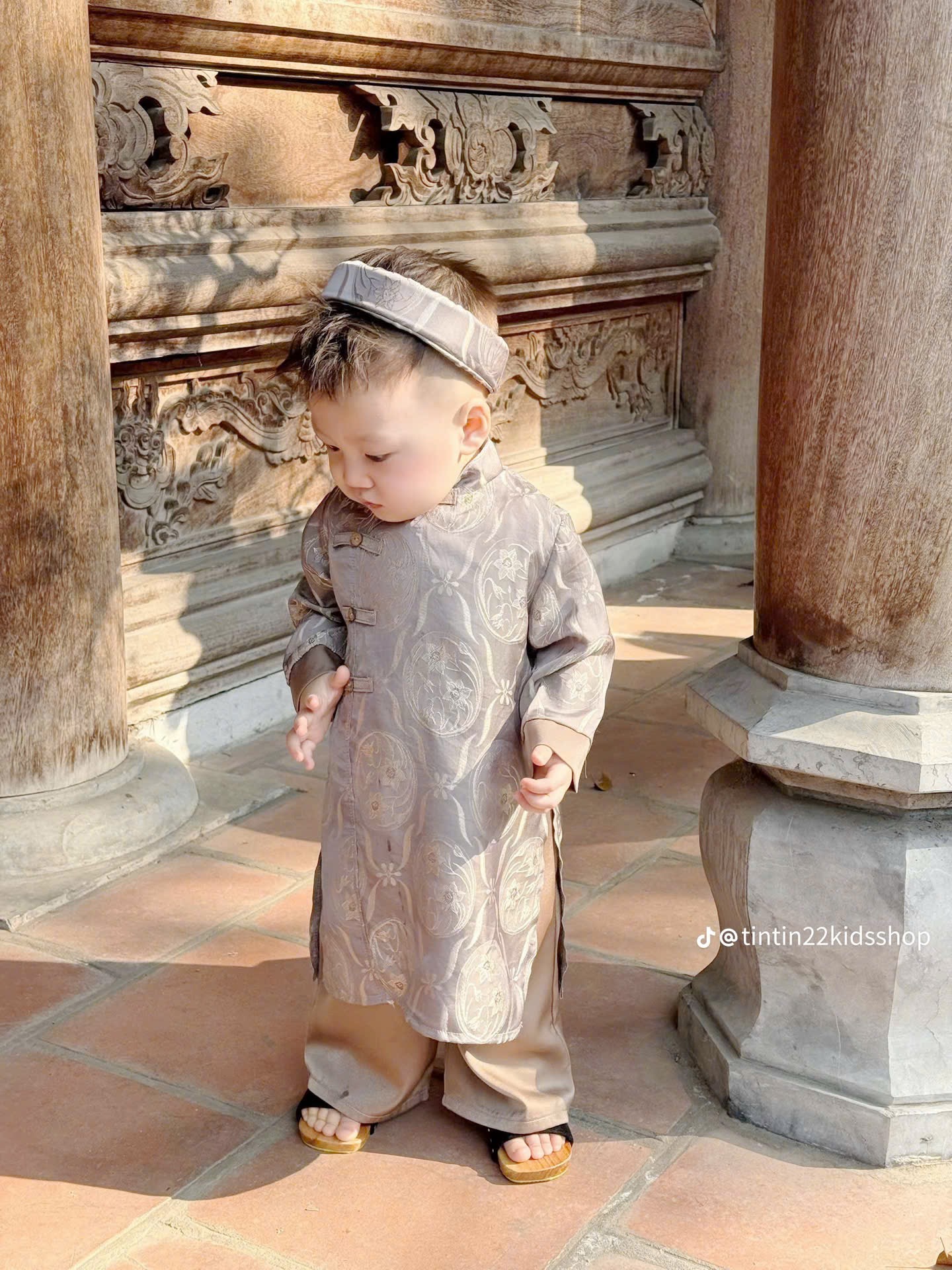 Bt826- Bộ lụa san xám mix quần nâu kèm vấn