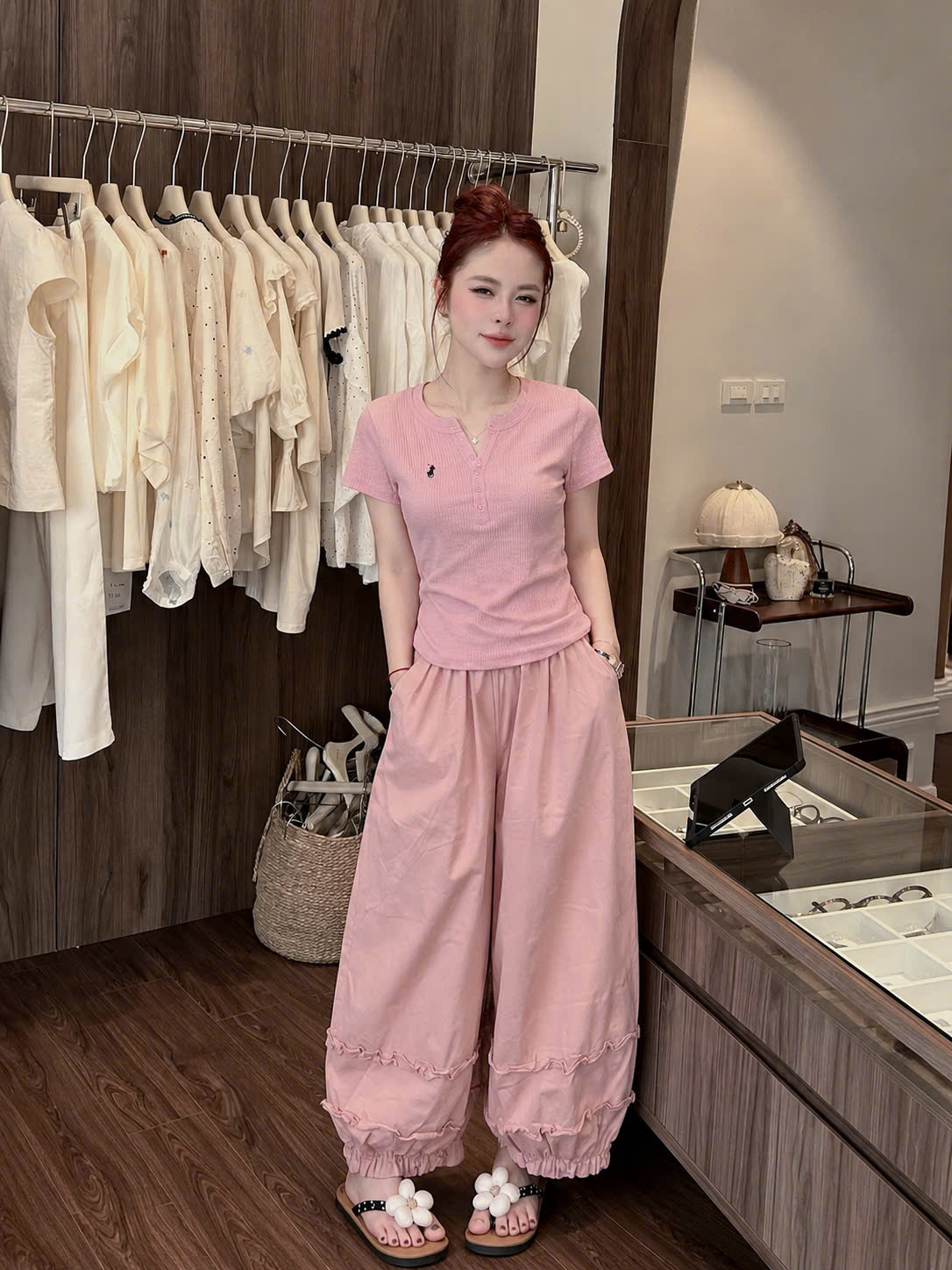 SeT981-Set hồng áo tăm mix quần bom gấu chất gió