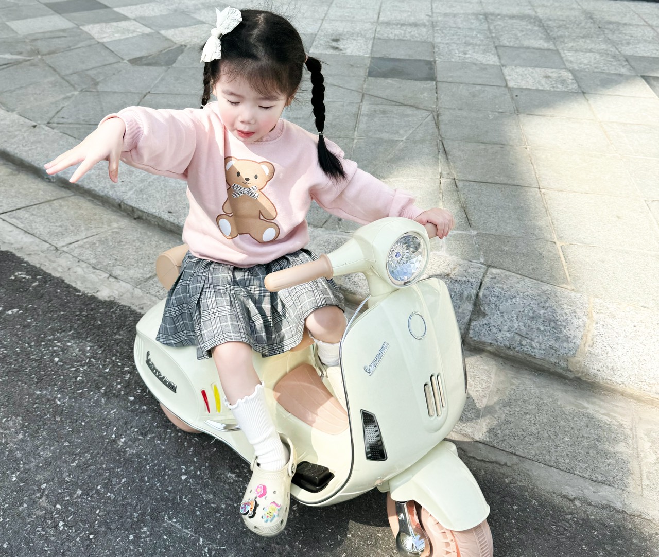 BN088-Bộ áo GẤU nỉ bông mix kèm CV kẻ trẻ em VNXK