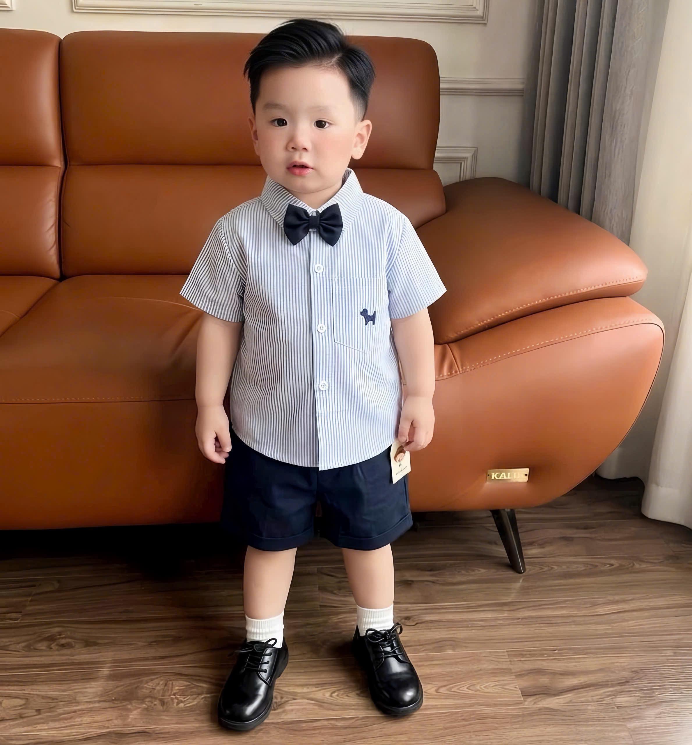BT1105 - Bộ công tử sơ mi kẻ xanh mix quần short kèm nơ