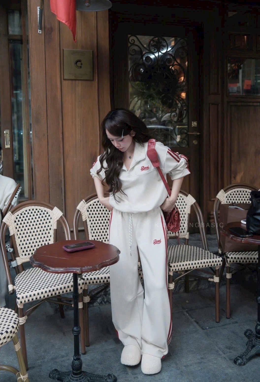 Set853- Bộ nỉ viền đỏ thêu Bad áo bo gấu quần suông