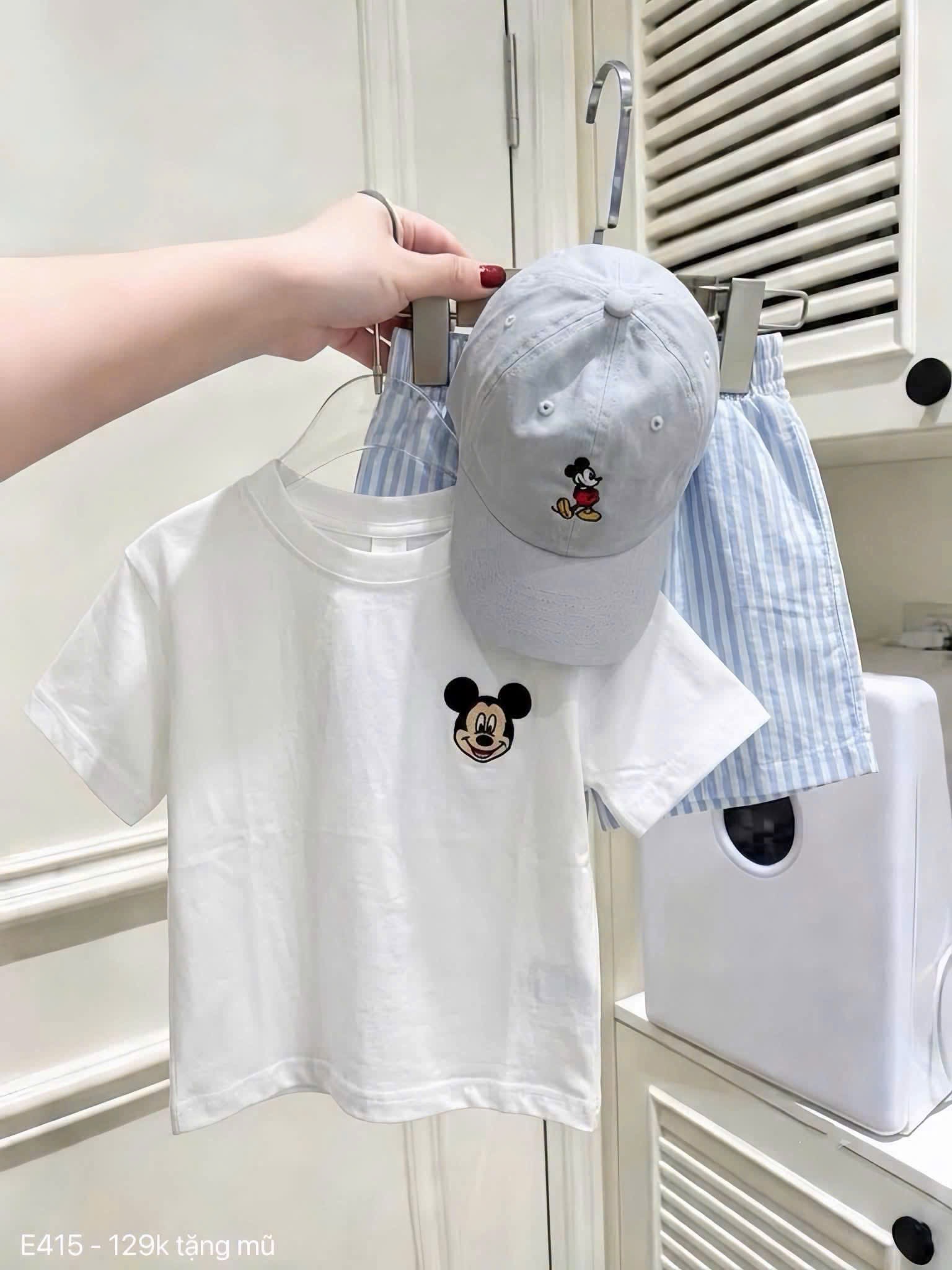 [KEM MU] BT1034- Bộ thêu Mickey trắnhg quần sọc xanh cộc