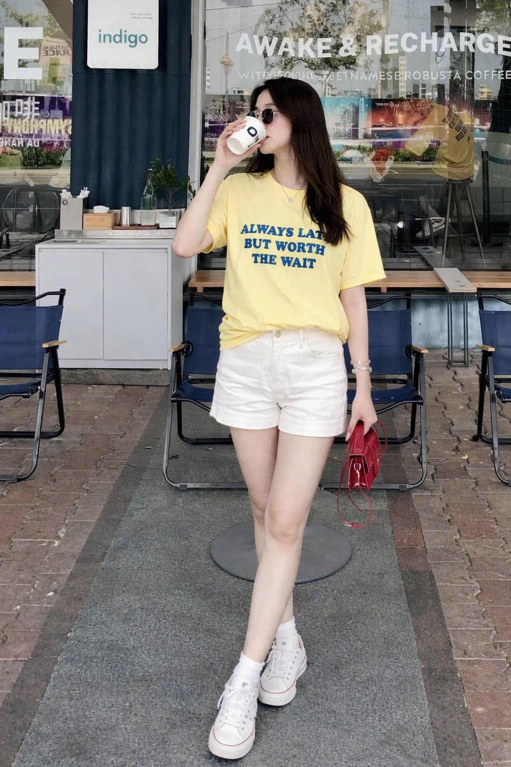 A577-Áo thun vàng in chữ