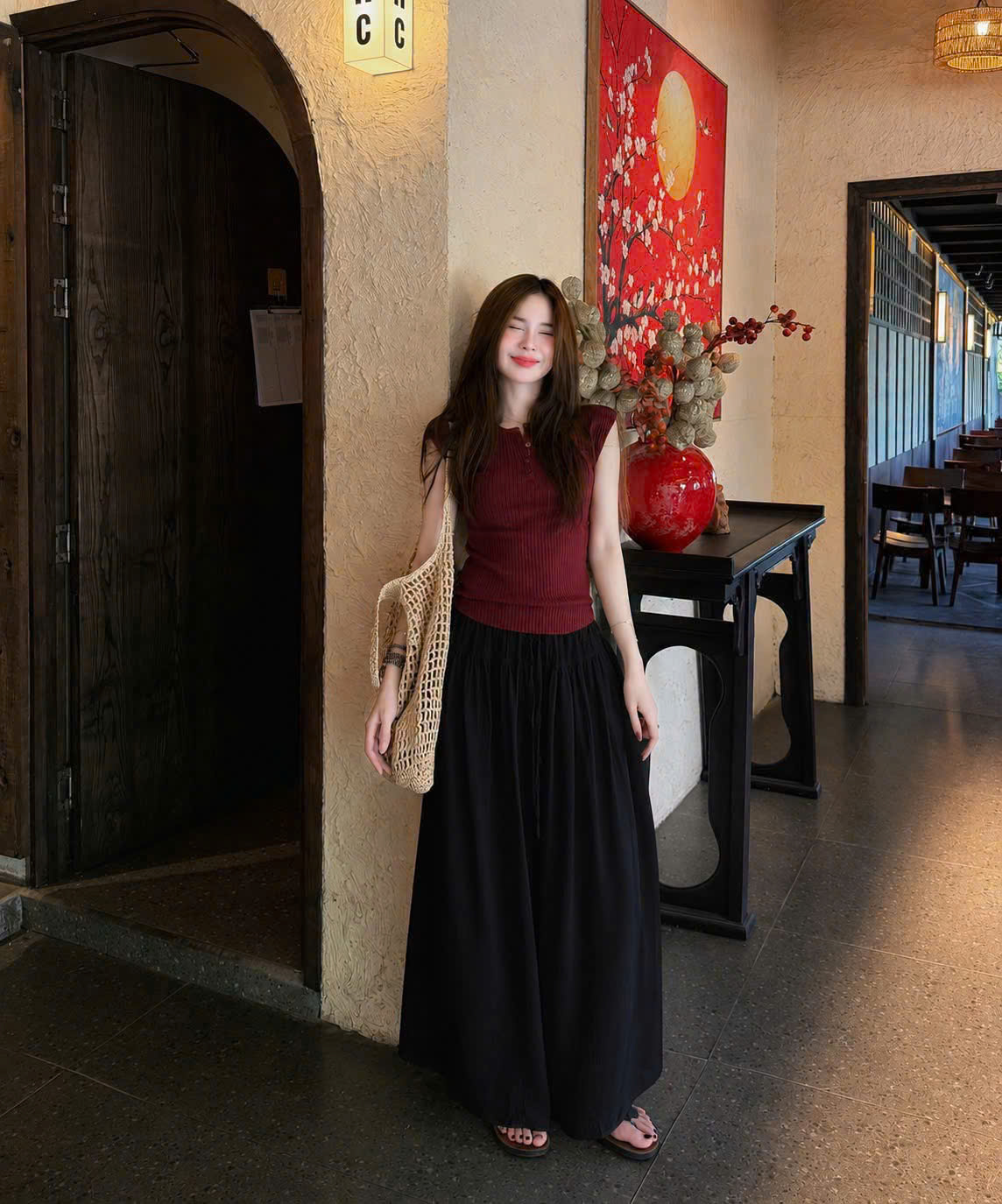 Set1026- Set áo thun cộc đỏ phối chân váy midi đen