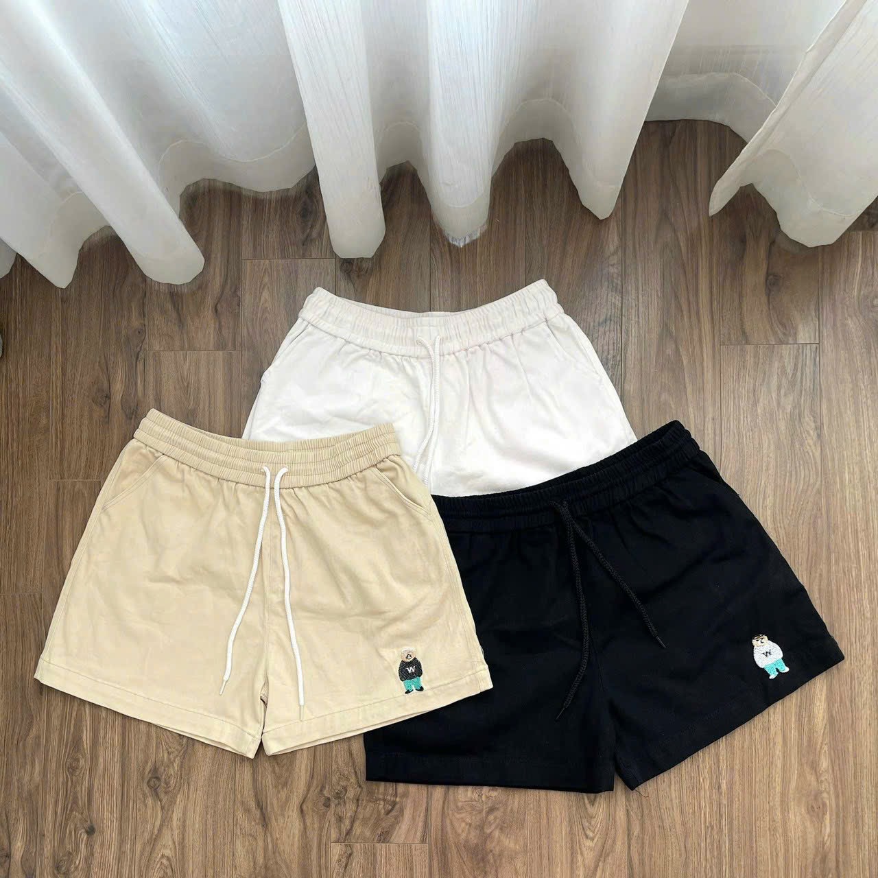 QUAN110-Set 3 quần kaki cộc cạp chun thêu gấu