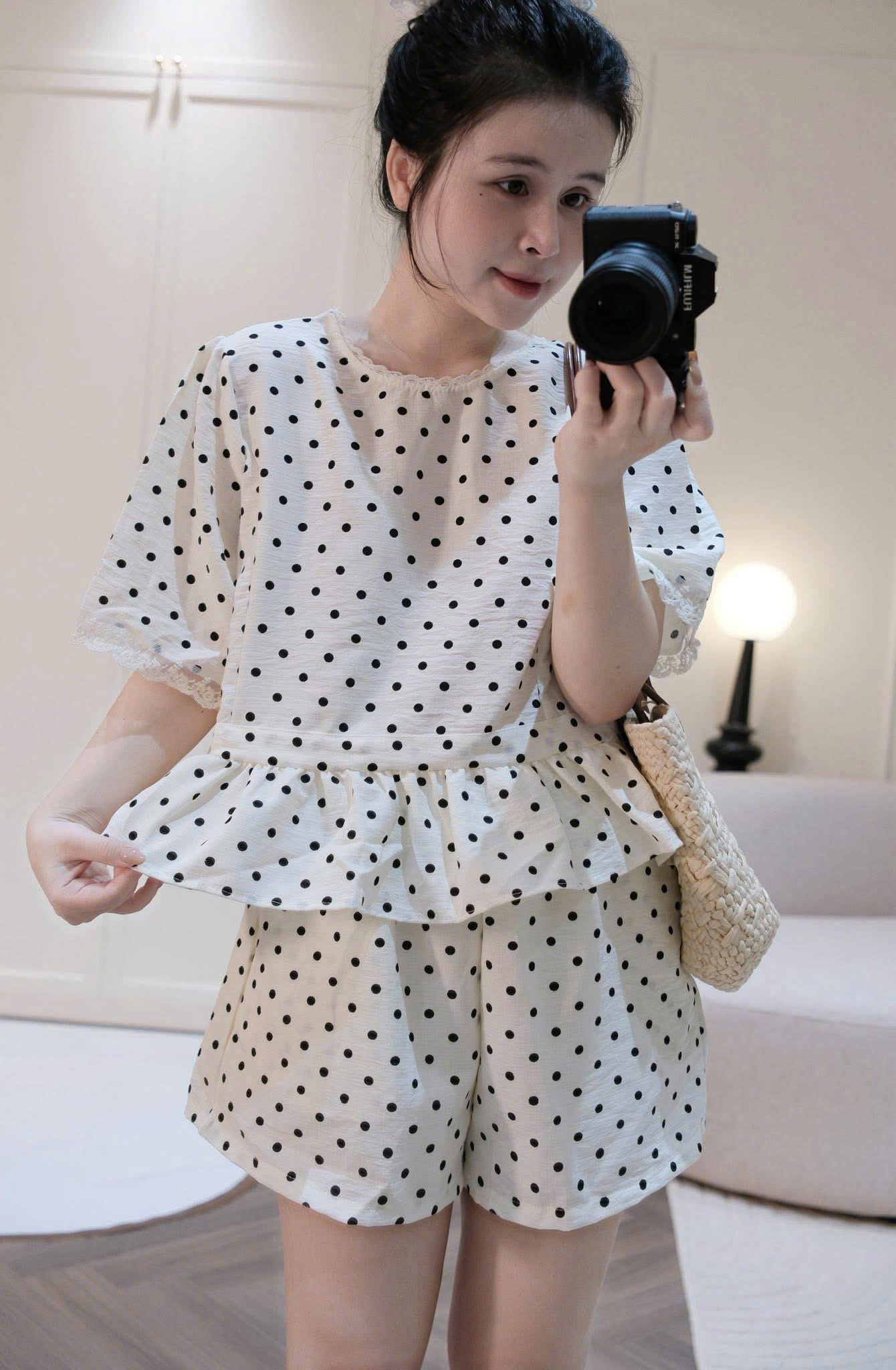 SET992-Set dáng BABYDOLL màu be chấm bi đen quần cộc