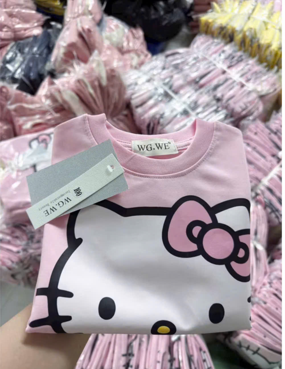 bt827-BỘ HELLO KITTY màu hồng mix legging đen in lụa cao cấp