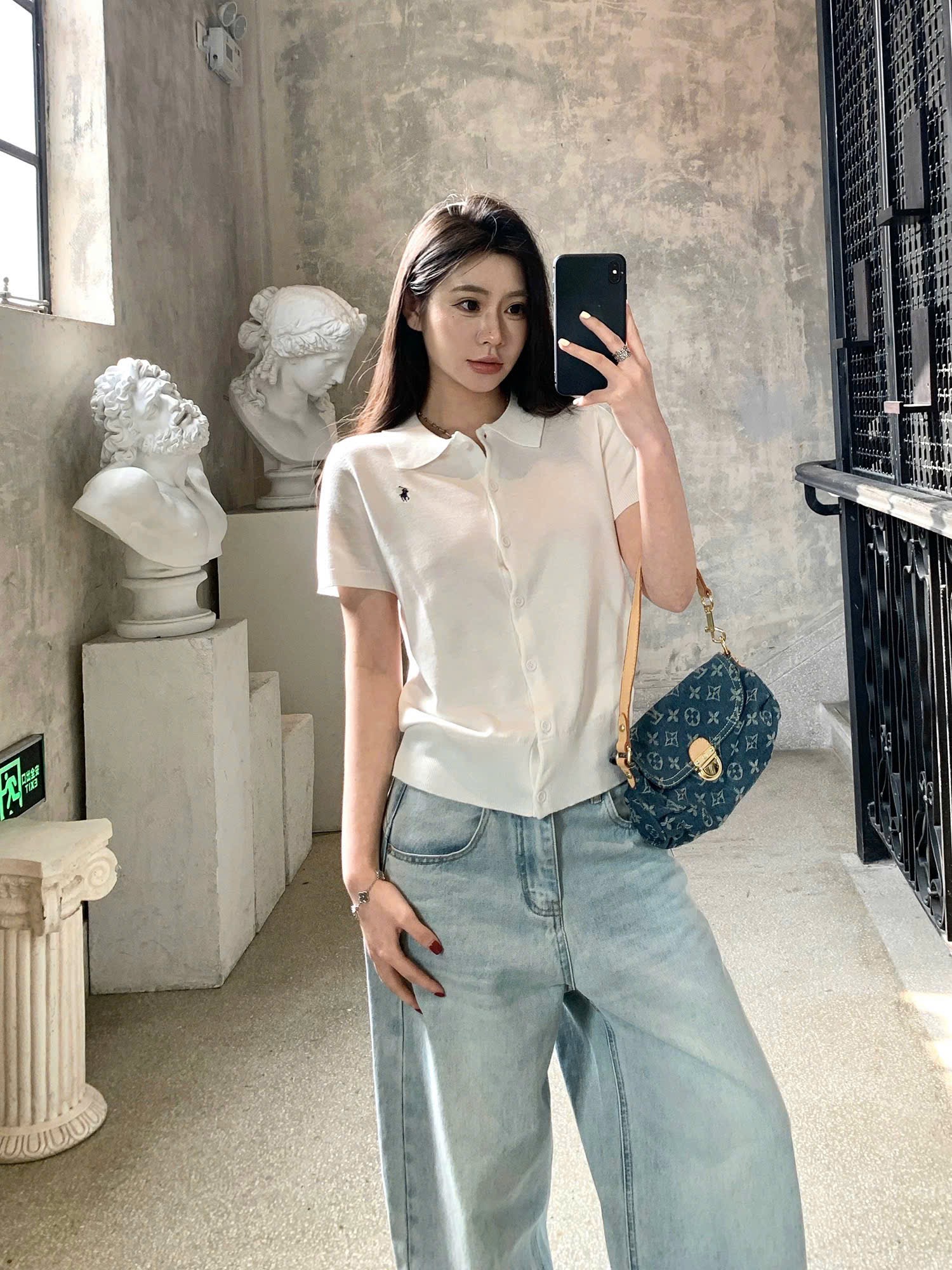 A589-Áo len dệt kim cộc tay có cúc màu trắng hàng nhà máy đủ tem