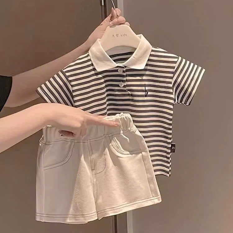 BT821-Bôj áo polo kẻ ngang nâu mix quần kaki chạy chỉ đen