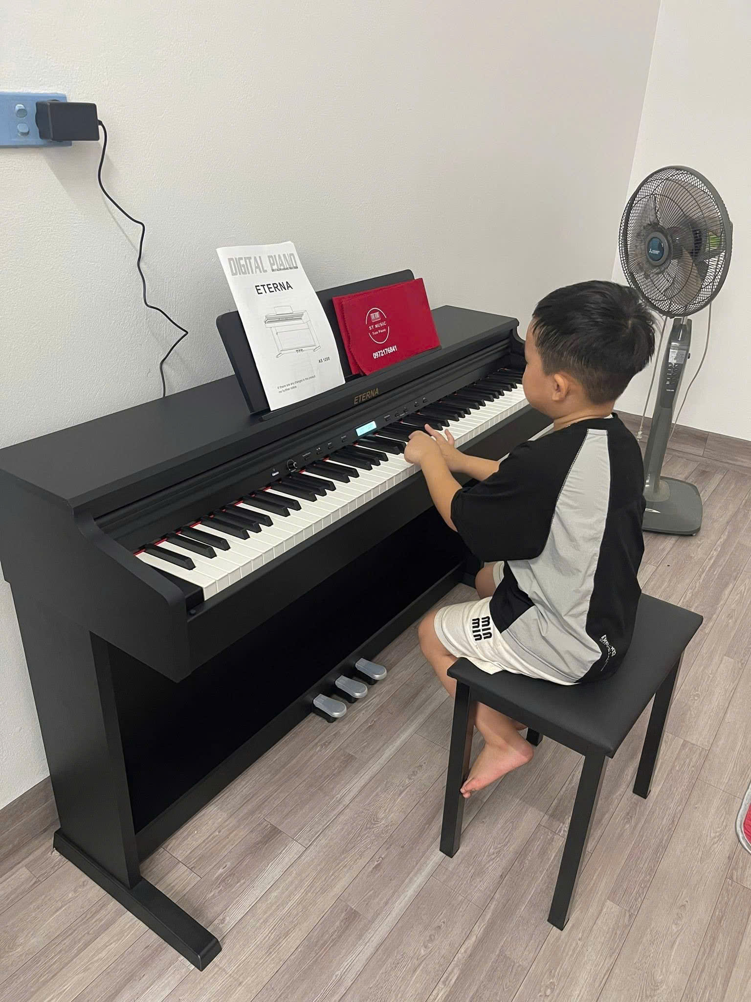 Review piano điện Eterna AS1200 – Góc nhìn chân thực từ phụ huynh mua cho con