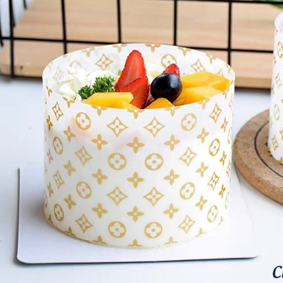 Bọc viền bánh mousse 8cm cứng 1kg CT06 - Logo LV Trắng