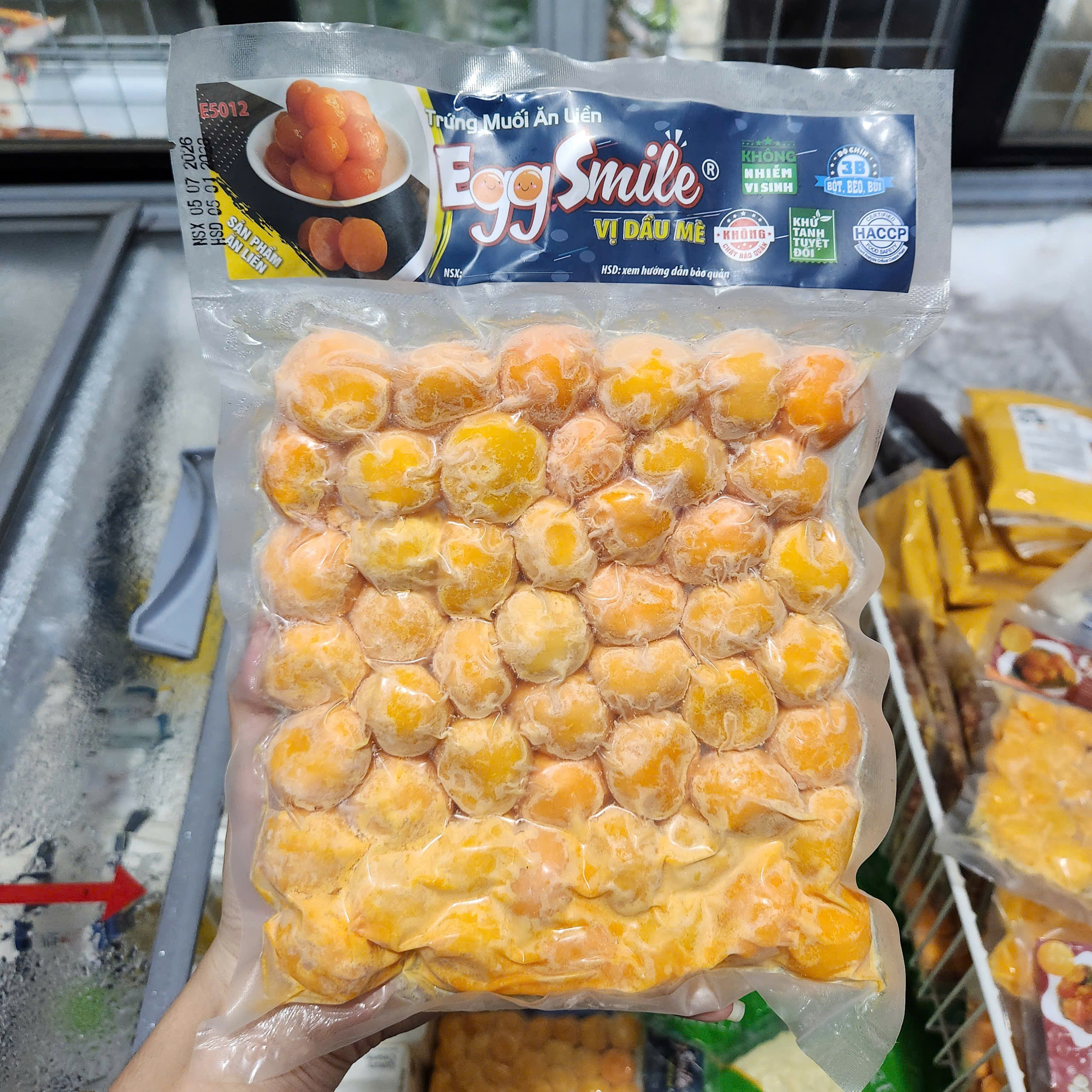 Egg Smile - Trứng muối chín vị dầu mè 12g (Vĩ 50 trứng)