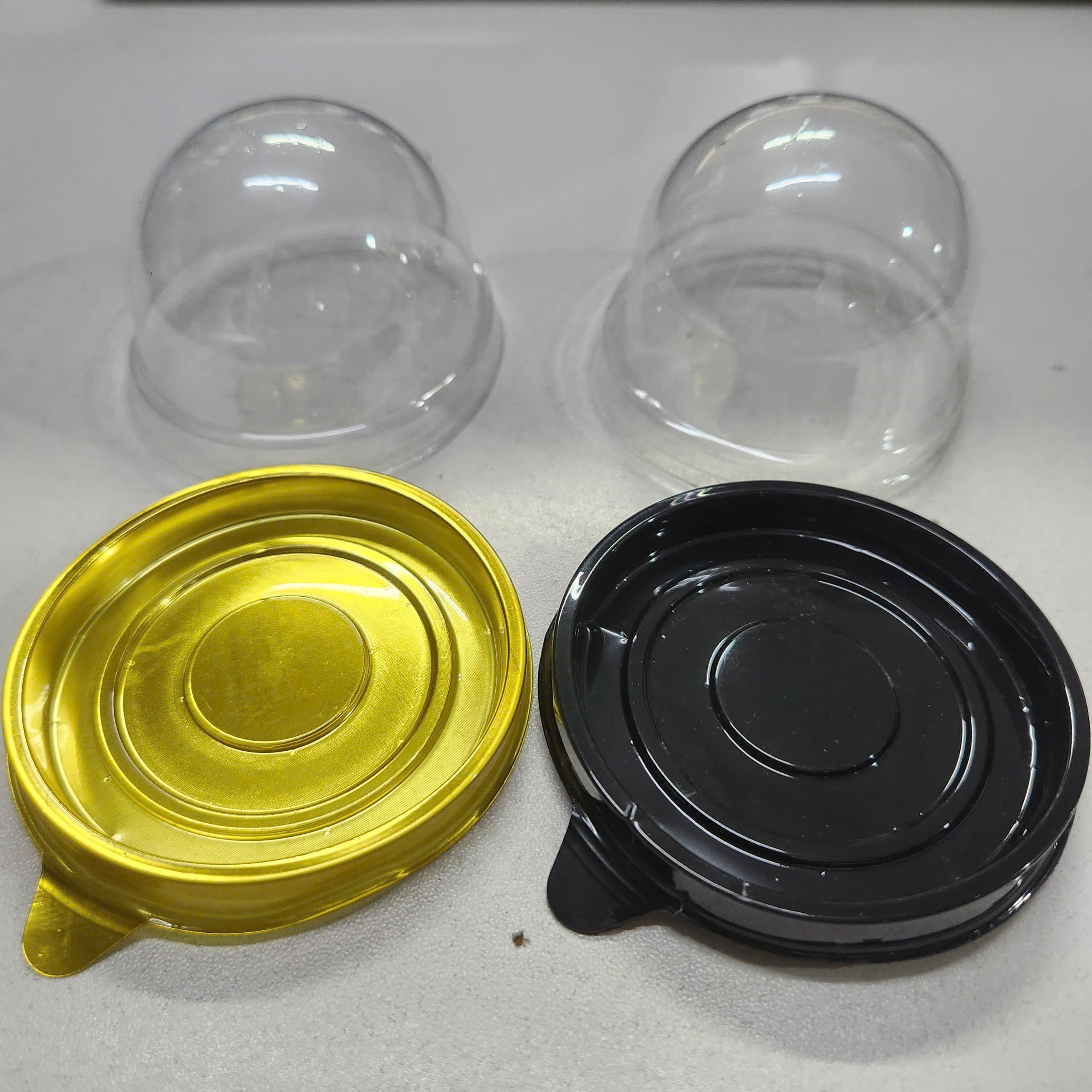 Trung Thu - Hộp bánh nhựa - Cầu - Đế đen ,vàng (Lốc 50c)