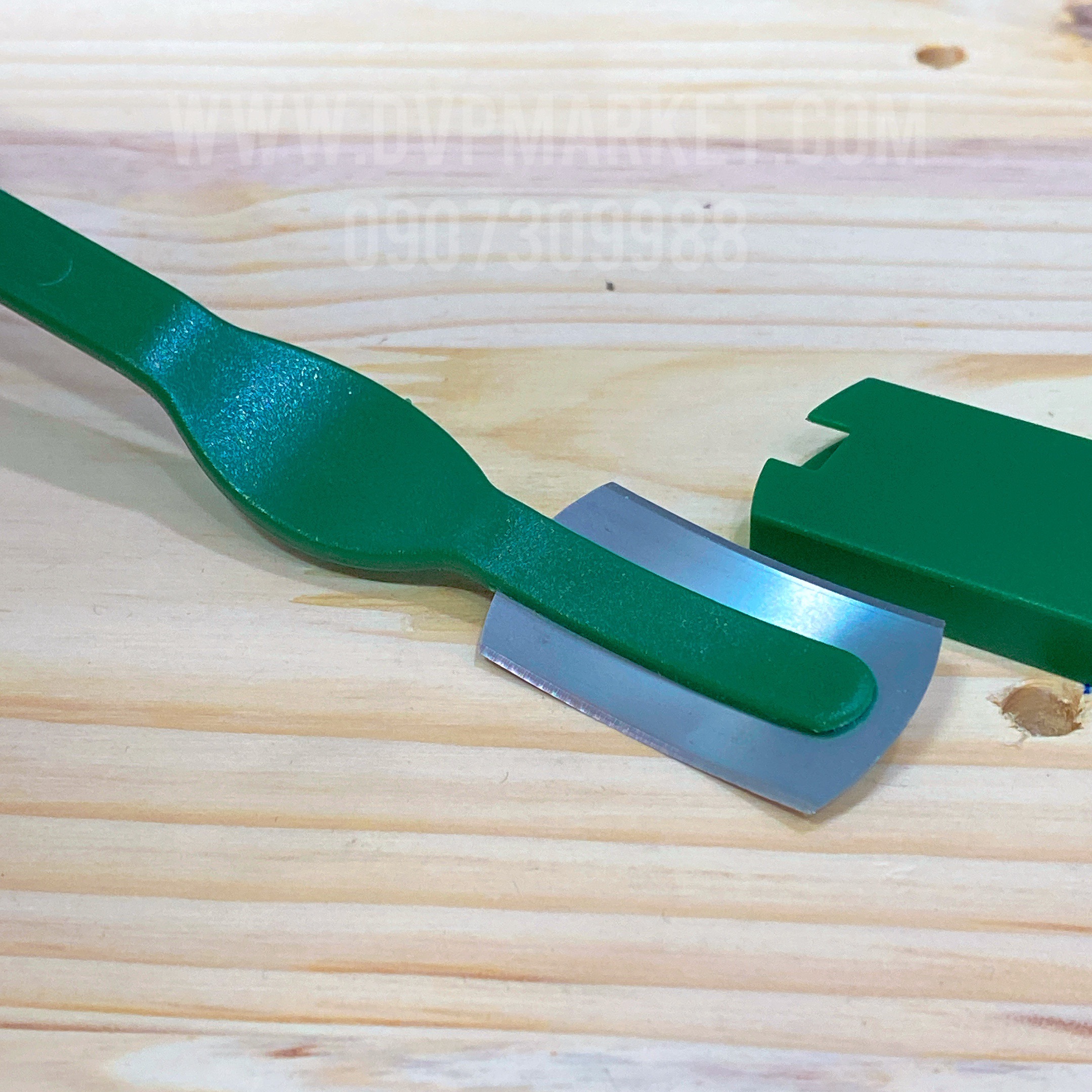 Dao rạch bánh mì thường