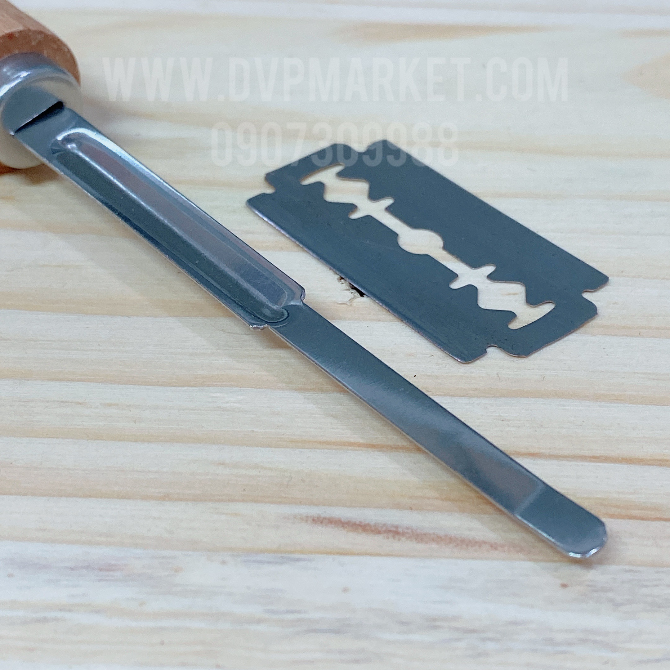 Dao rạch bánh mì thay lưỡi