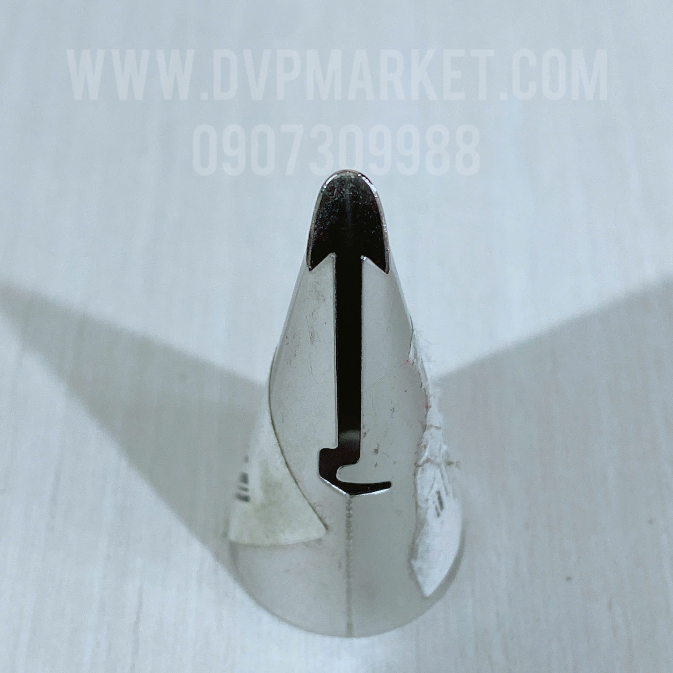 Đuôi bắt bông kem búp bê số 8