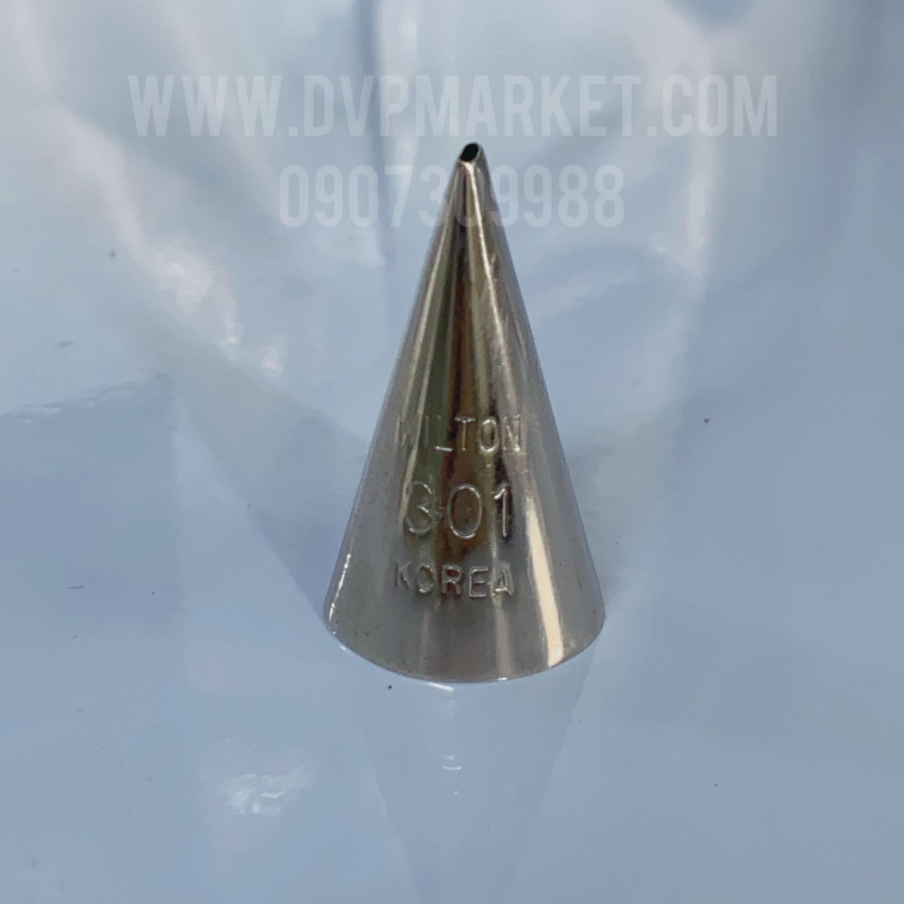 Wilton 402-301 - Đuôi bắt bông kem số 301-BBO