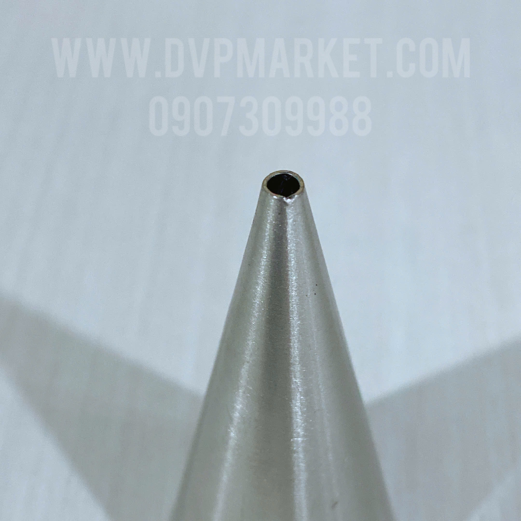 Đuôi bắt bông kem R2