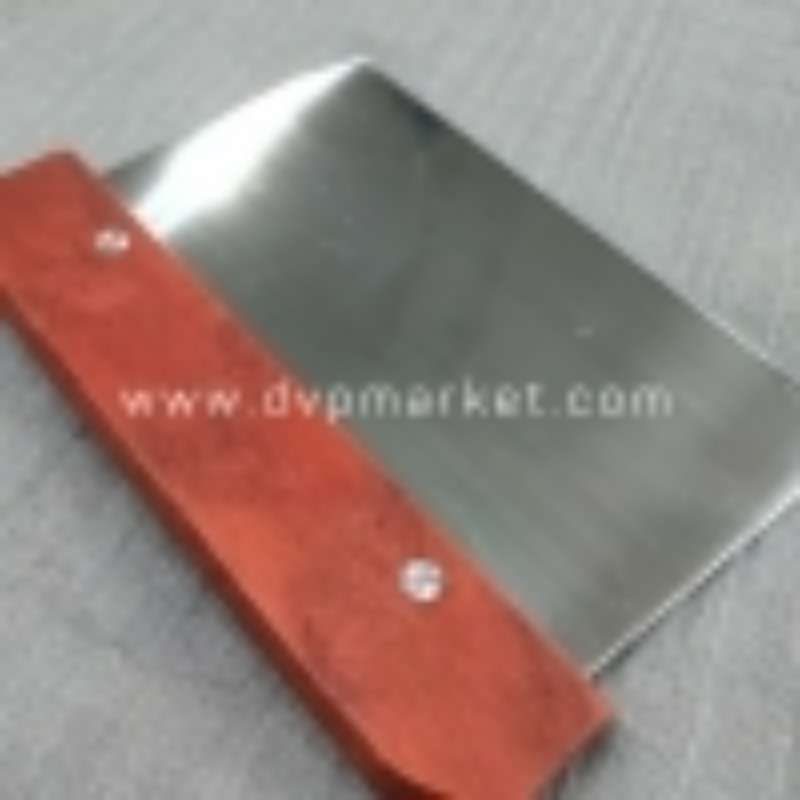 Dụng cụ cắt bột cán gỗ