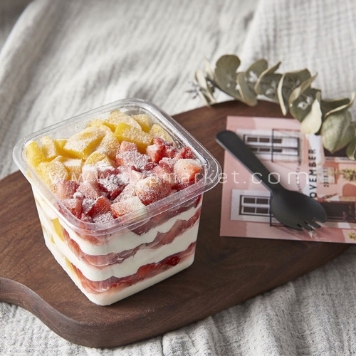 Hộp nhựa tiramisu vuông không tem B108 (50c kèm nắp)