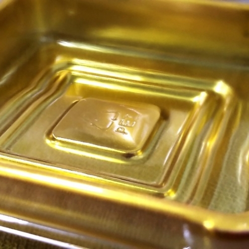 Trung Thu - Hộp bánh nhựa - Vuông  - Đế vàng - 50g (Lốc 50c)