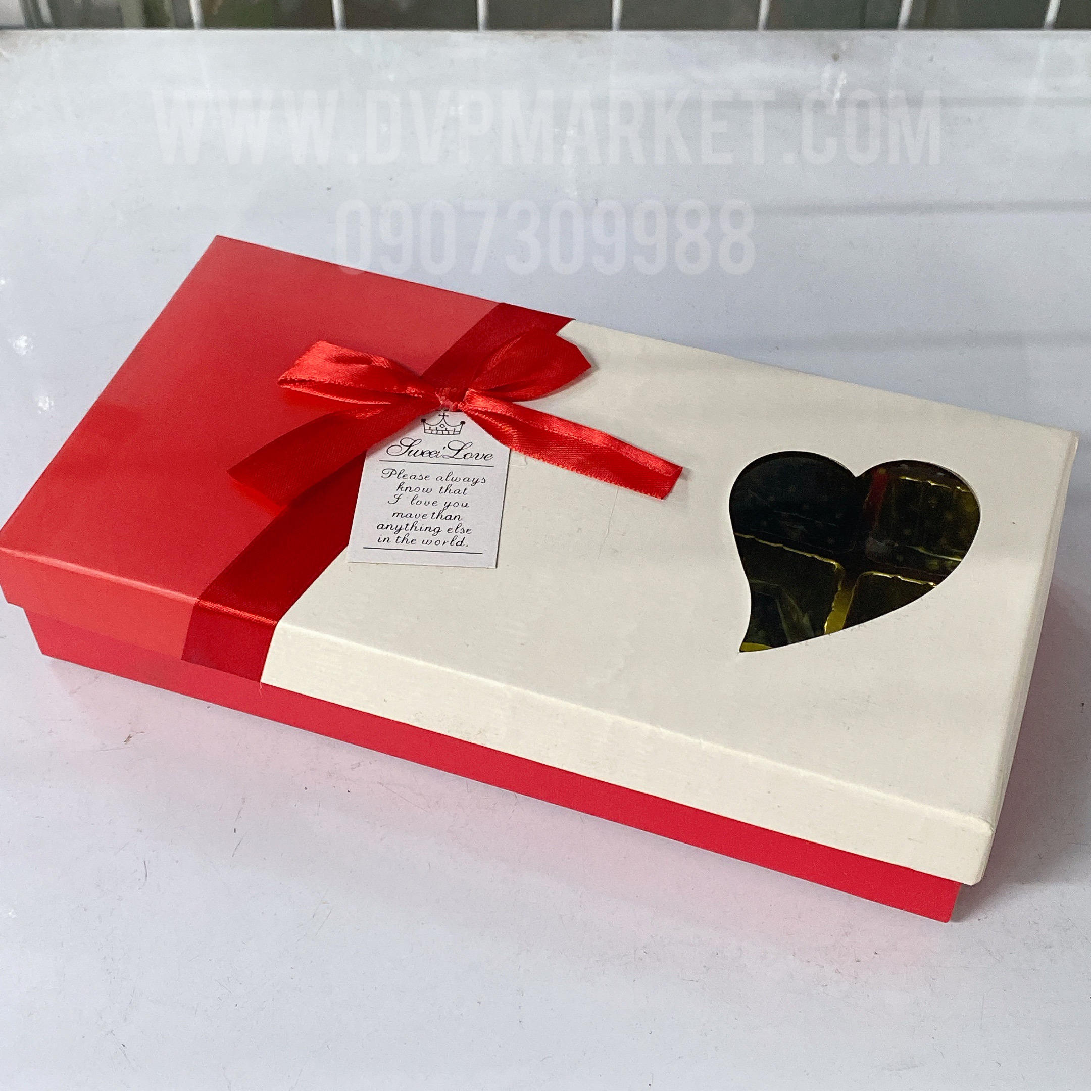 Hộp SCL chữ nhật 18 ngăn mặt kính màu đỏ nơ đỏ